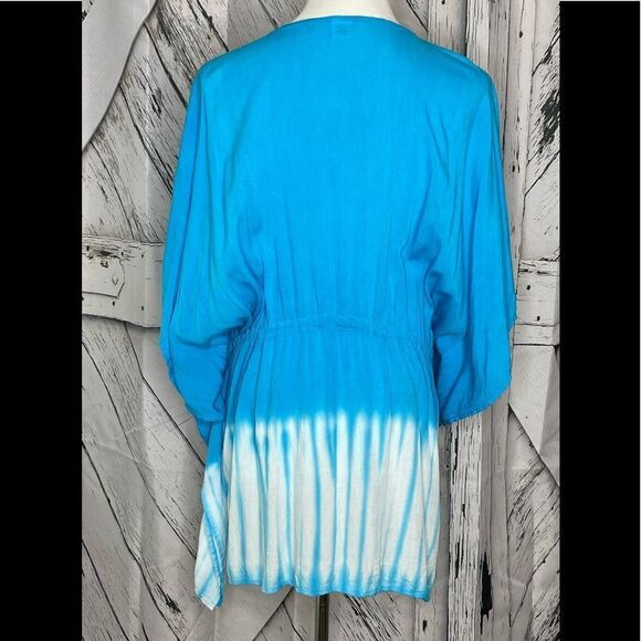 Island Planet Batwing Tie Dye Coverup - Picture 4 of 6